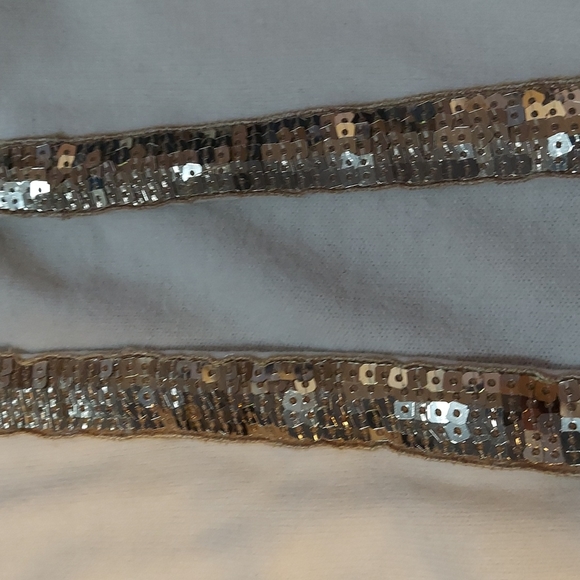 Shrugs - Picture 5 of 9